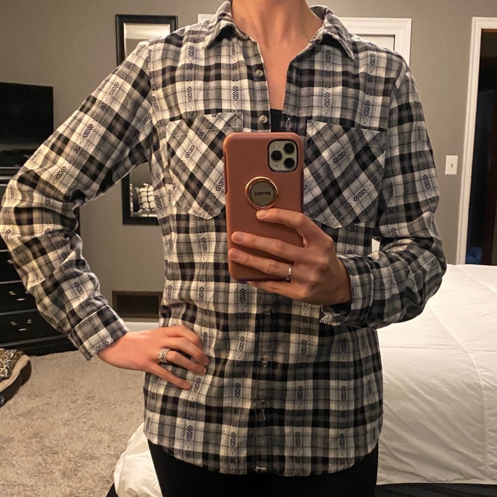 🖤Women’s Black and White Plaid Flannel